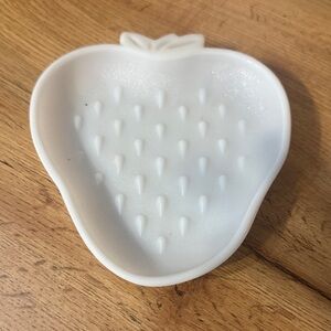 VINTAGE White Milk Glass Strawberry Plate